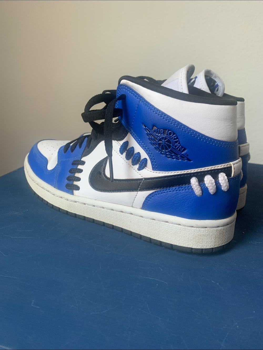 Nike Women's Air Jordan 1 Mid SE Shoes Sisterhood Royal Blue - Picture 2 of 2